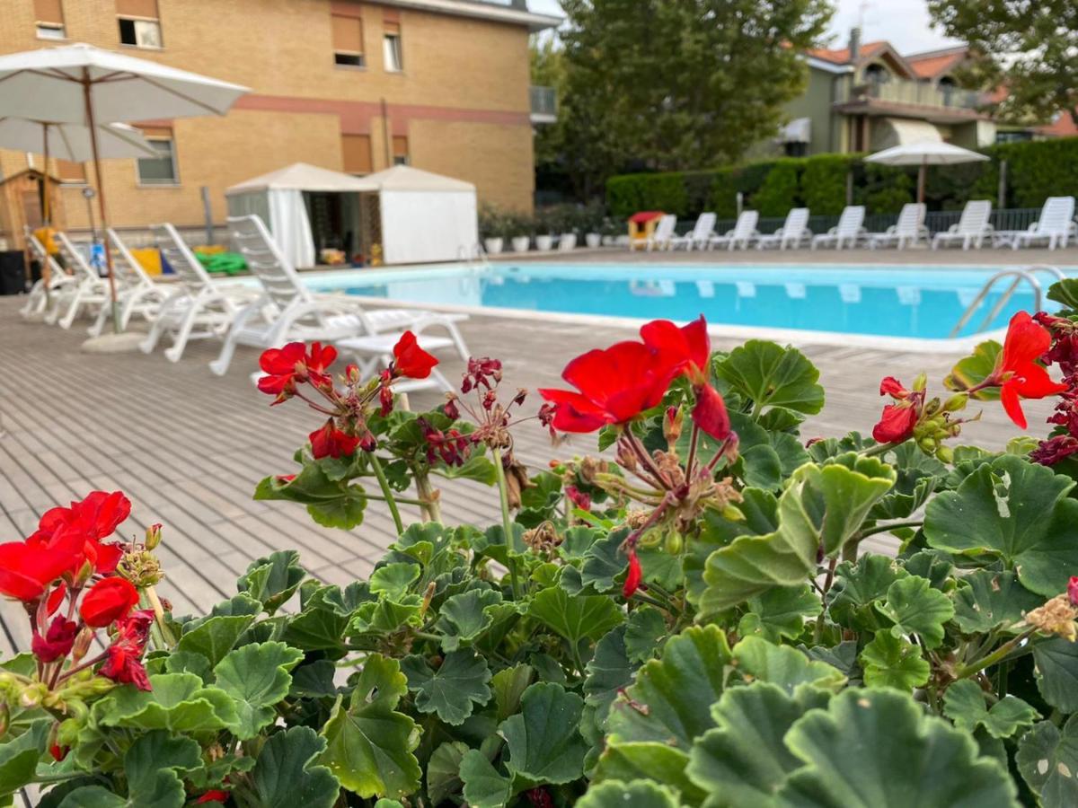 Hotel St. Moritz Μπελάρια-Ιτζέα Μαρίνα Εξωτερικό φωτογραφία