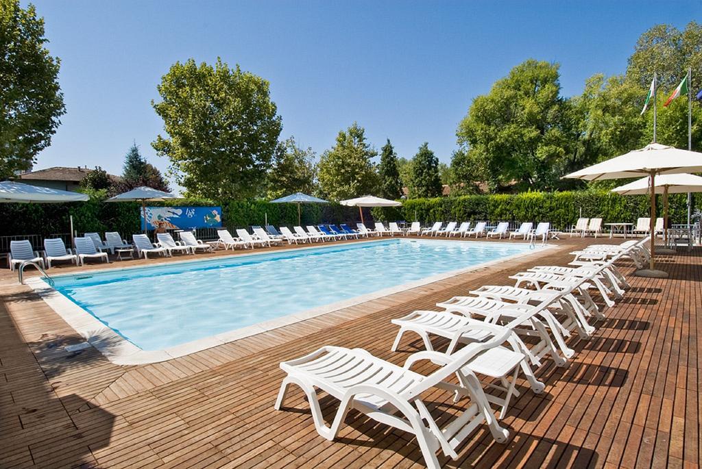 Hotel St. Moritz Μπελάρια-Ιτζέα Μαρίνα Εξωτερικό φωτογραφία