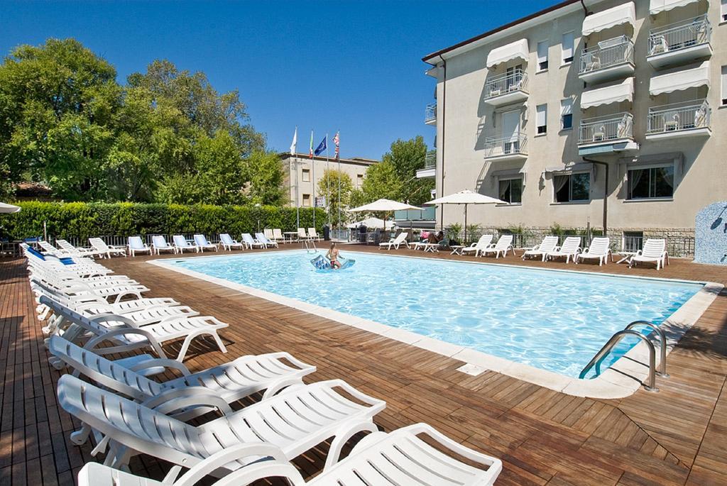 Hotel St. Moritz Μπελάρια-Ιτζέα Μαρίνα Εξωτερικό φωτογραφία