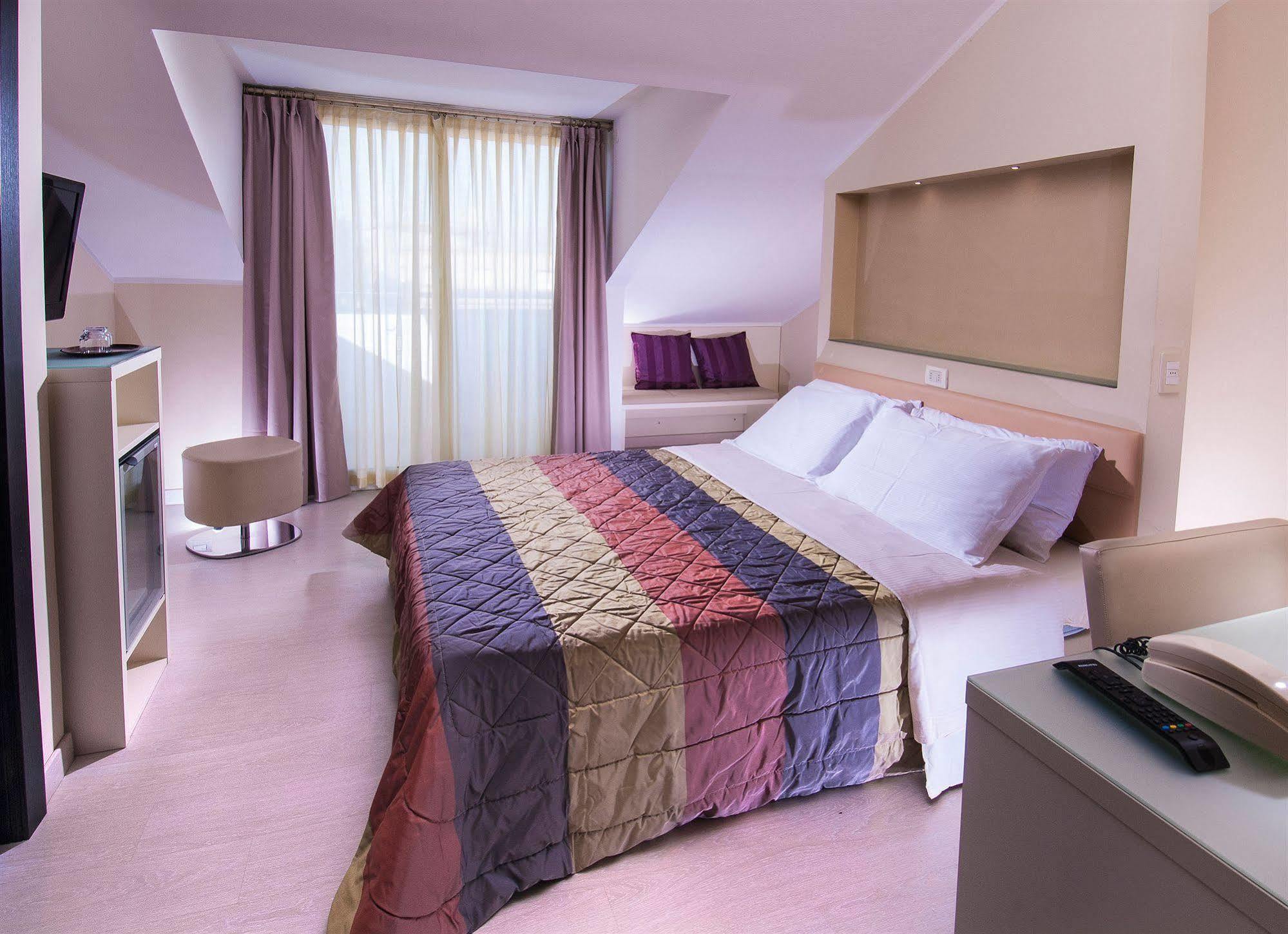 Hotel St. Moritz Μπελάρια-Ιτζέα Μαρίνα Εξωτερικό φωτογραφία