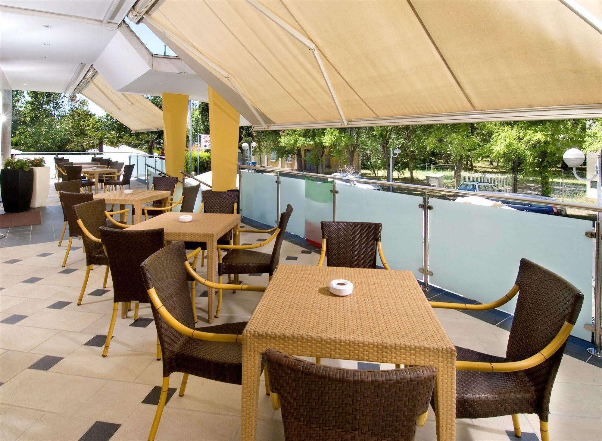Hotel St. Moritz Μπελάρια-Ιτζέα Μαρίνα Εξωτερικό φωτογραφία