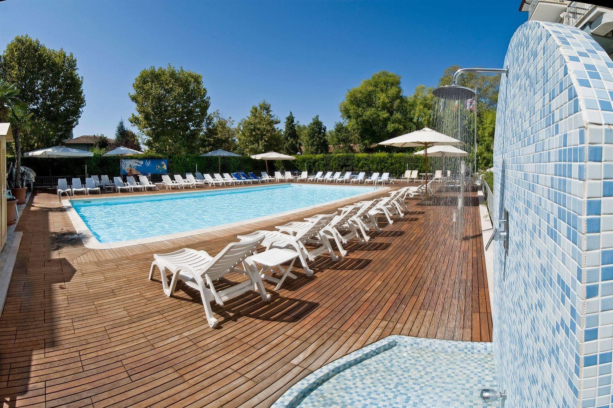 Hotel St. Moritz Μπελάρια-Ιτζέα Μαρίνα Εξωτερικό φωτογραφία